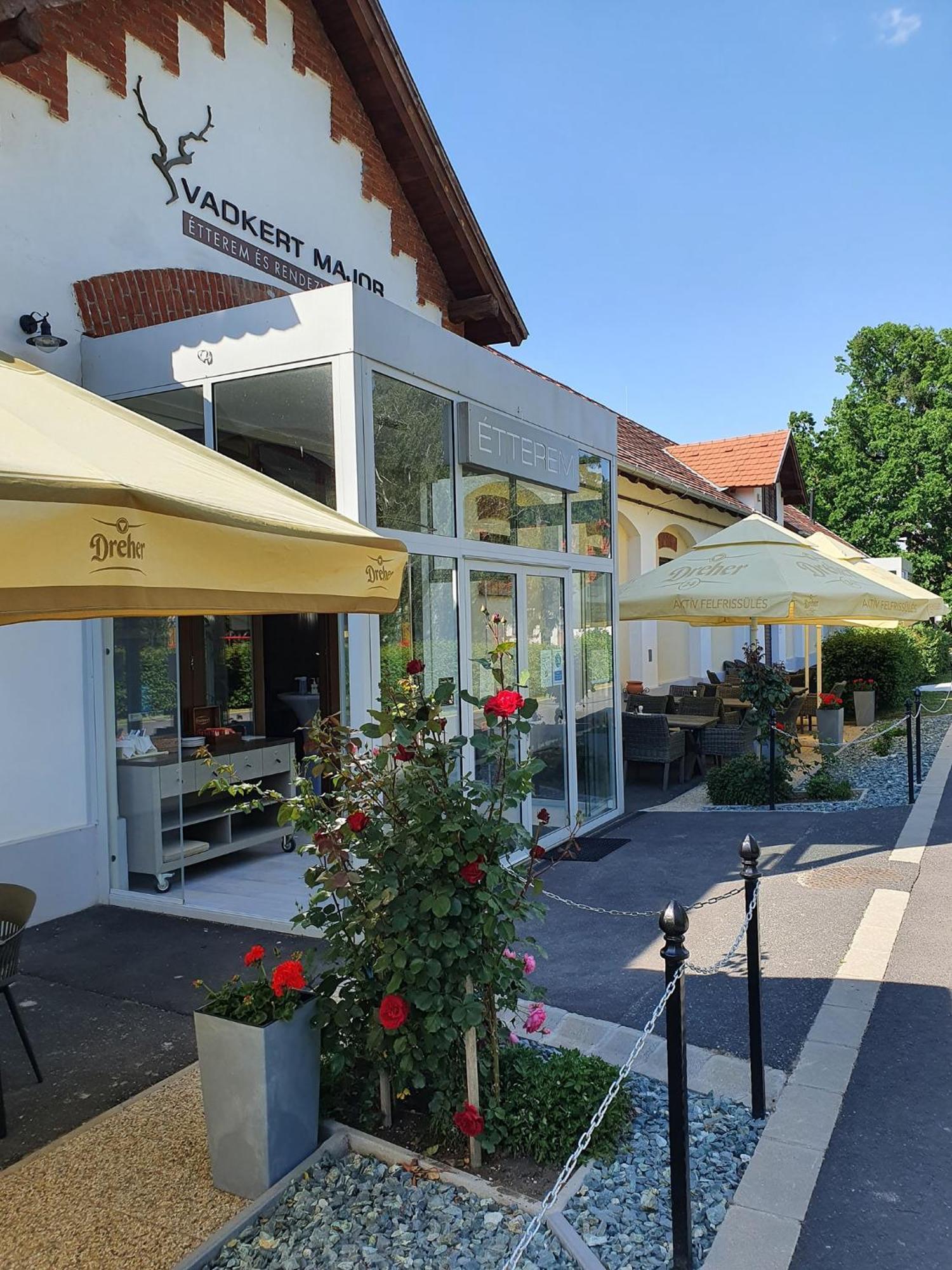 Vadkert Major Hotel Sárvár Екстериор снимка
